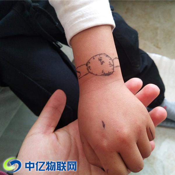 兒童智能手表選什么卡？副卡、物聯(lián)語(yǔ)音卡大比拼！